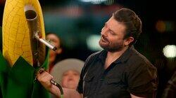 Elle King vs. Chris Young Elle King vs. Chris Young