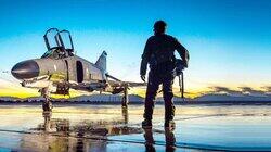 F-4 Phantom F-4 Phantom