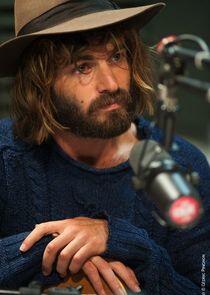 photo of Angus Stone photo of Angus Stone